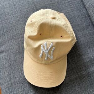 NY orange light cap